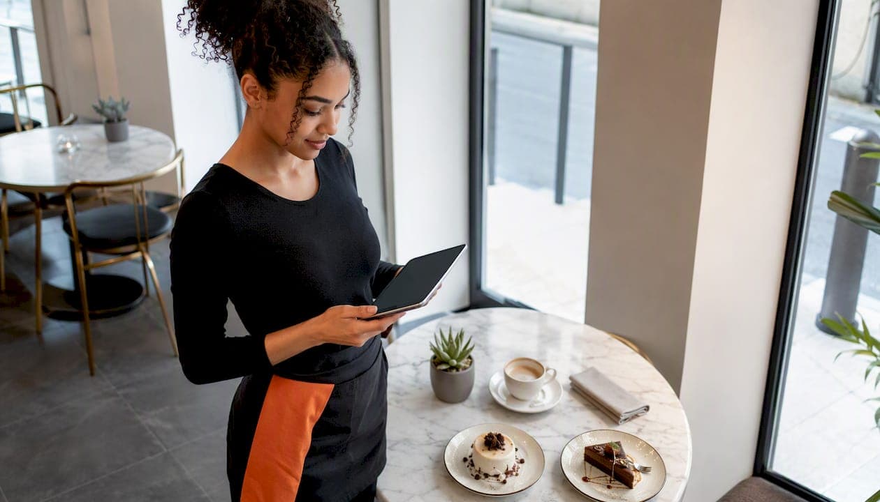 Menú multilingüe para restaurantes: guía práctica 2026